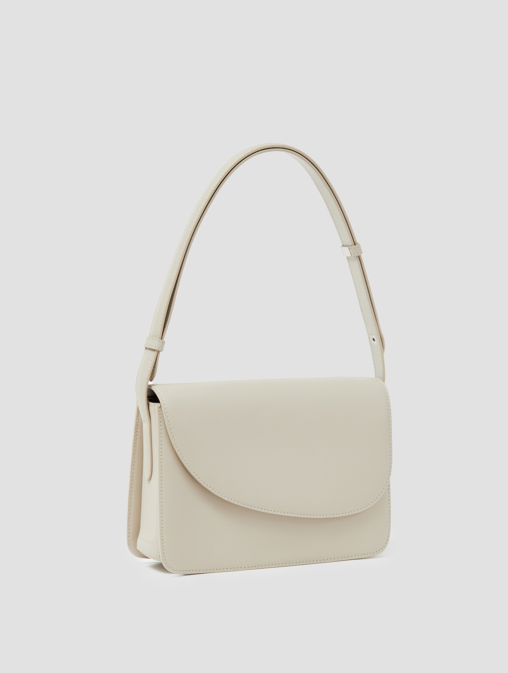 Deviated Flap Bag