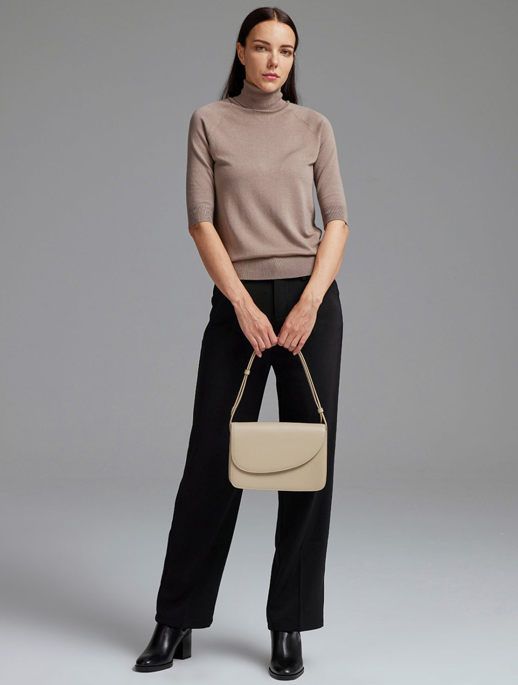 Deviated Flap Bag